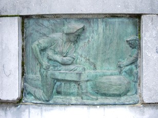 Jean-Marie Pomès et Baptiste Borgella-Guirgail, représentant la richesse du bois